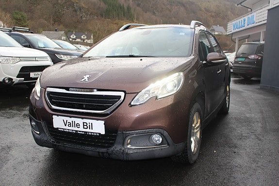 Peugeot 2008 2 of 5