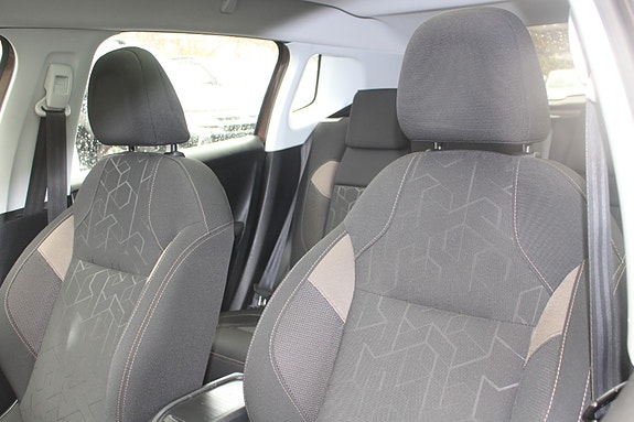 Peugeot 2008 8 of 16