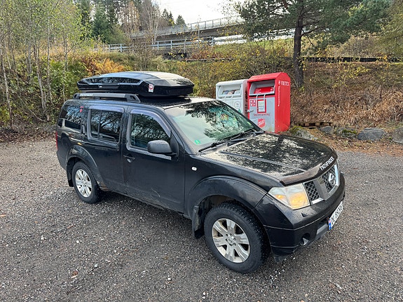 Nissan Pathfinder 2 of 5