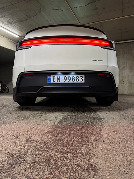 Tesla Model Y 13 of 30