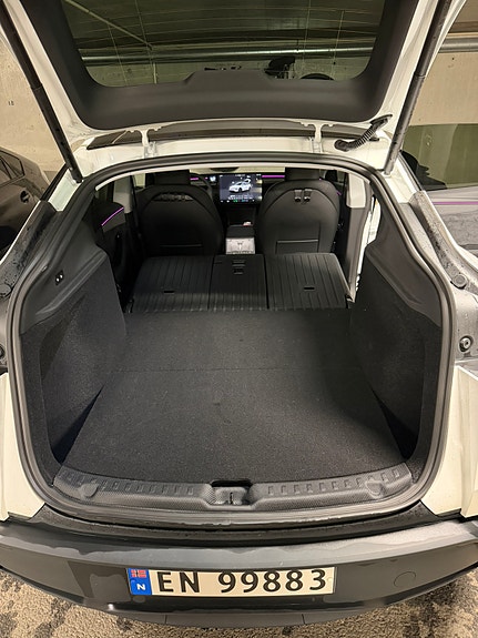 Tesla Model Y 14 of 30