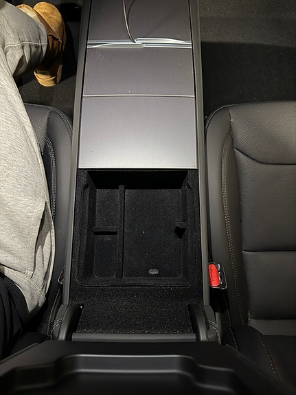 Tesla Model Y 20 of 30