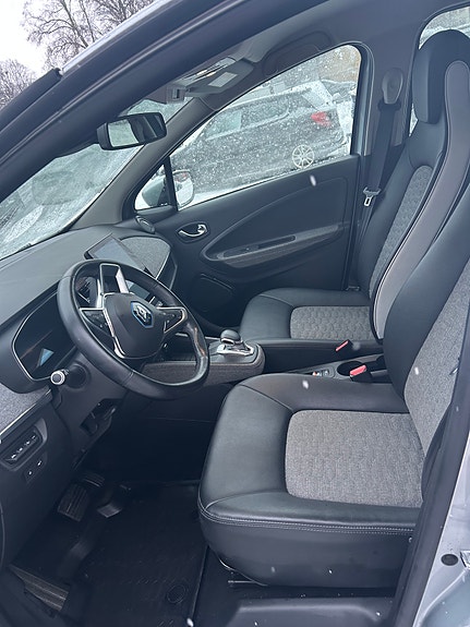 Renault Zoe 4 of 5