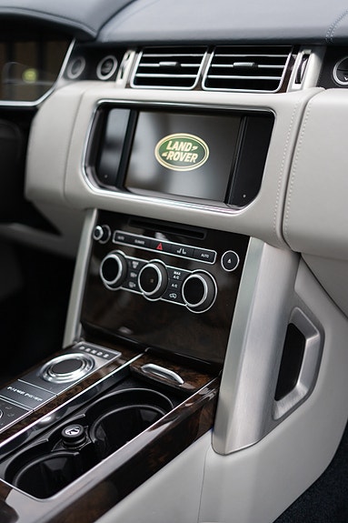 Land Rover Range Rover 14 of 21