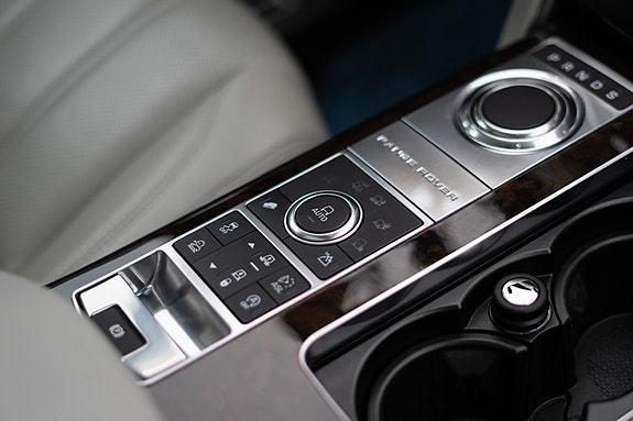 Land Rover Range Rover 15 of 21