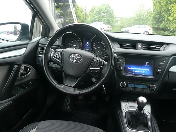 Toyota Avensis 16 of 30