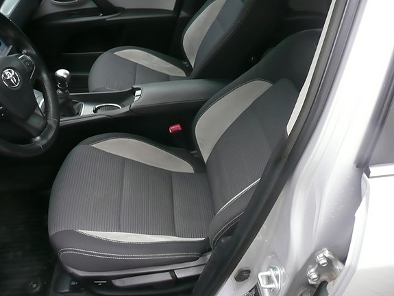 Toyota Avensis 19 of 30