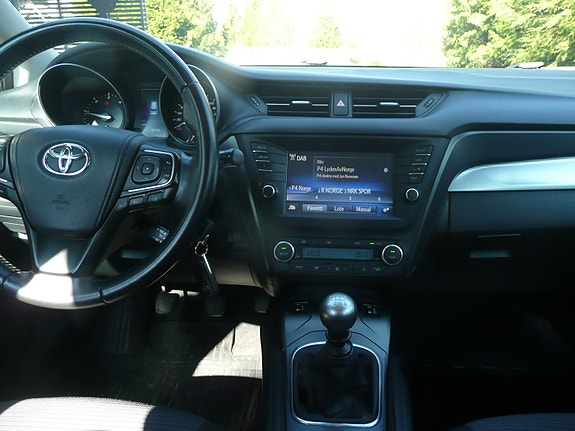 Toyota Avensis 30 of 30