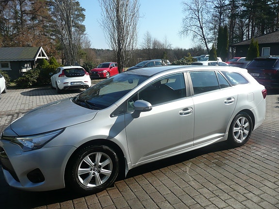 Toyota Avensis 11 of 30