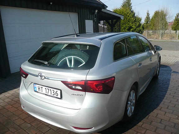 Toyota Avensis 9 of 30