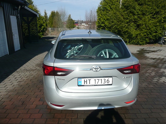 Toyota Avensis 7 of 30