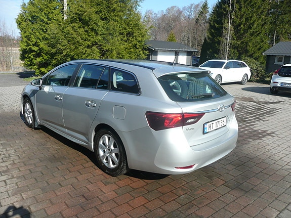 Toyota Avensis 10 of 30