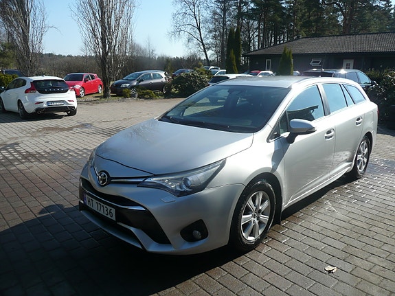 Toyota Avensis 6 of 30