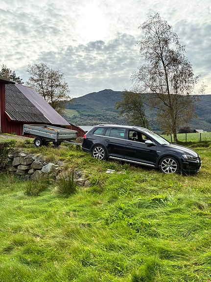 Volkswagen Golf Alltrack 3 of 17