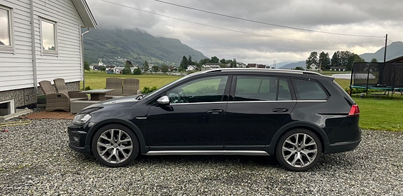 Volkswagen Golf Alltrack 5 of 17