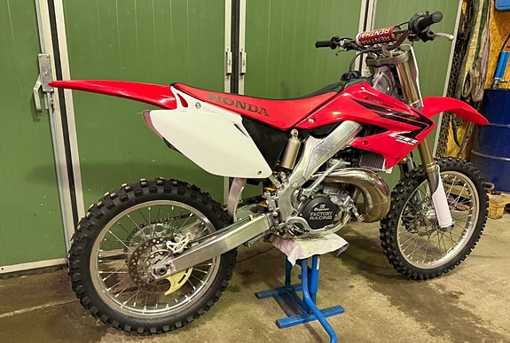 Honda Honda CR250R 2 of 7