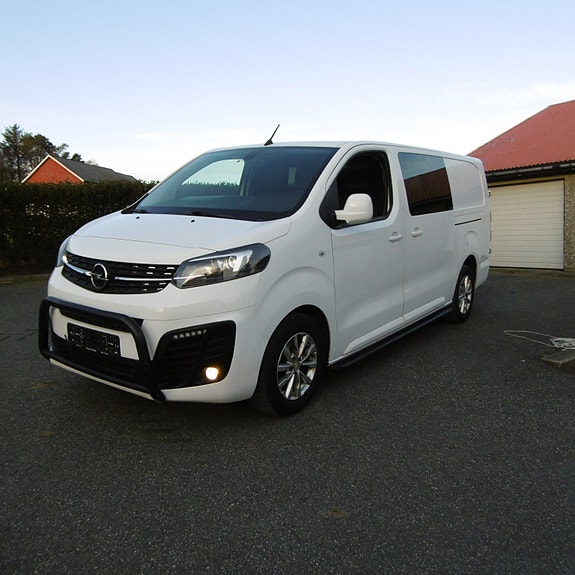 Opel Vivaro 2 of 26