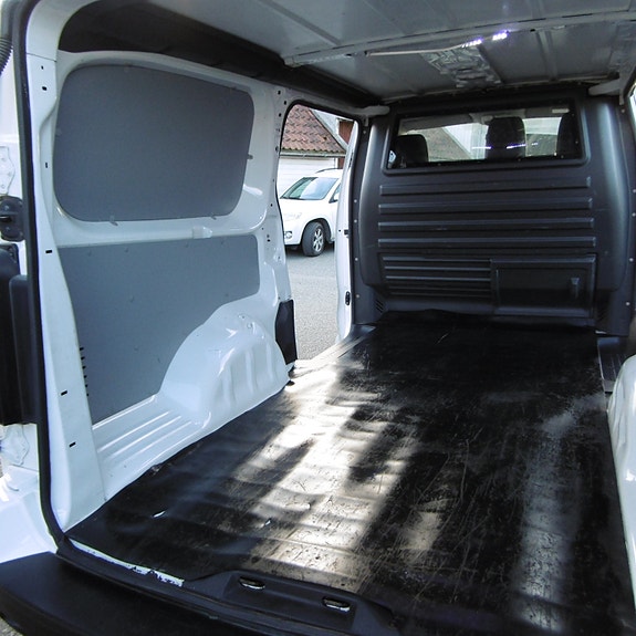 Opel Vivaro 21 of 26