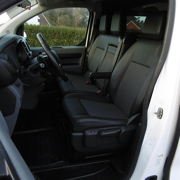 Opel Vivaro 12 of 26
