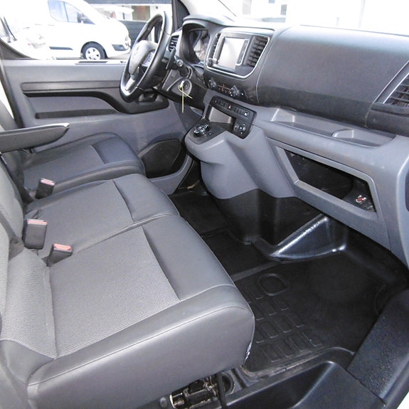 Opel Vivaro 19 of 26