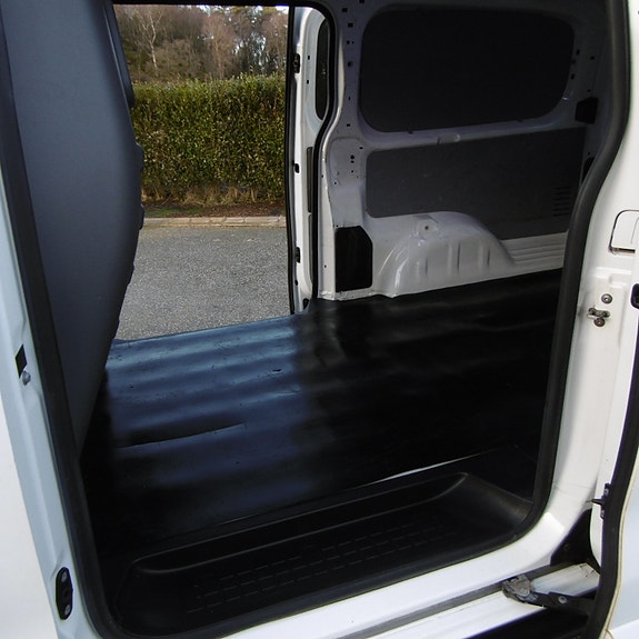 Opel Vivaro 24 of 26