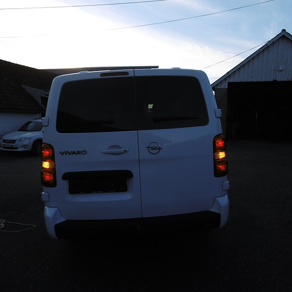 Opel Vivaro 4 of 26