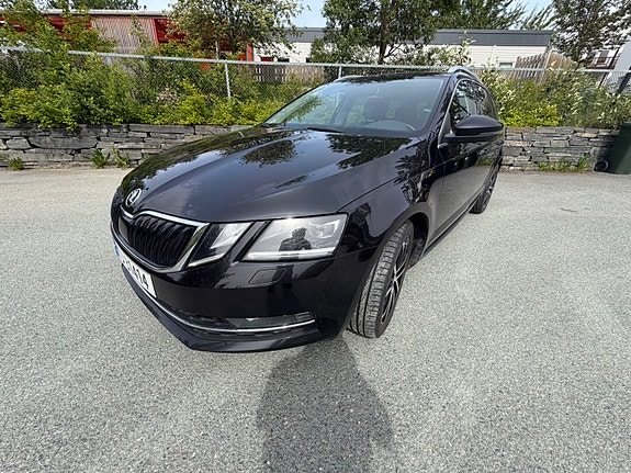 Skoda Octavia 2 of 5