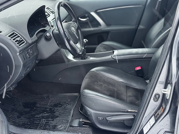 Toyota Avensis 13 of 30