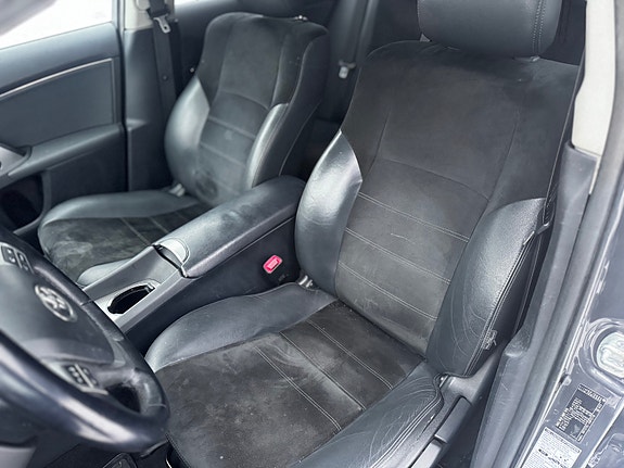 Toyota Avensis 27 of 30