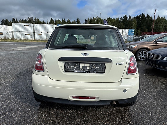 MINI One 7 of 28