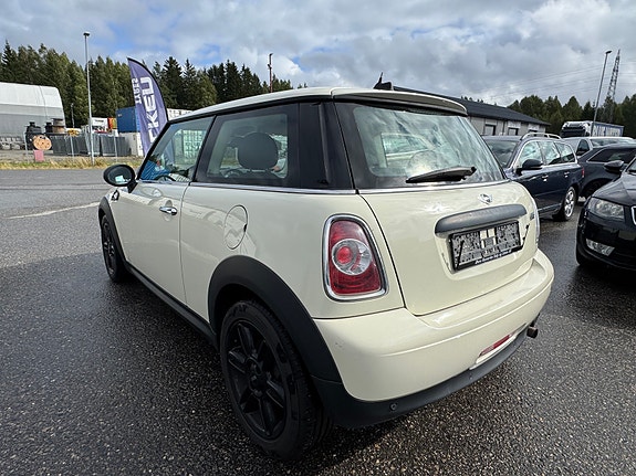 MINI One 3 of 28