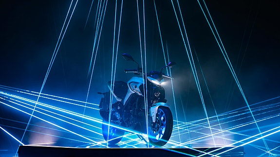 Yamaha Yamaha MT-03 2 of 12