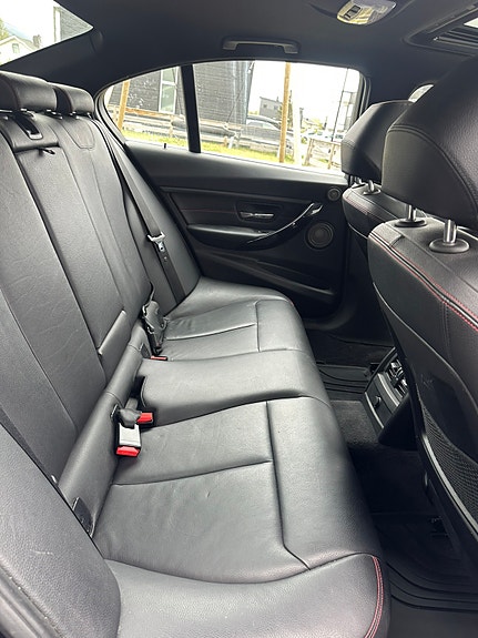 BMW 320d 10 of 15