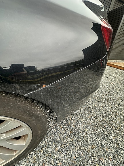 BMW 320d 13 of 15