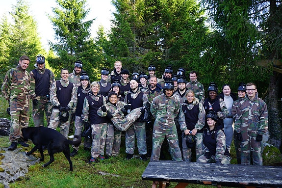 Teambuilding med Paintball