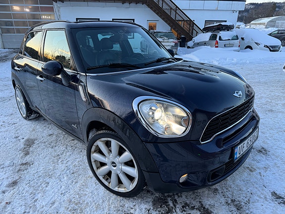 MINI Countryman Cooper S 2 of 5