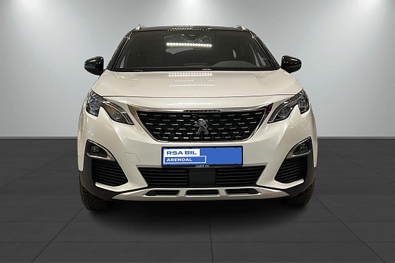 Peugeot 5008 2 of 5