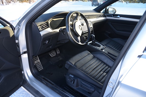 Volkswagen Passat 15 of 24
