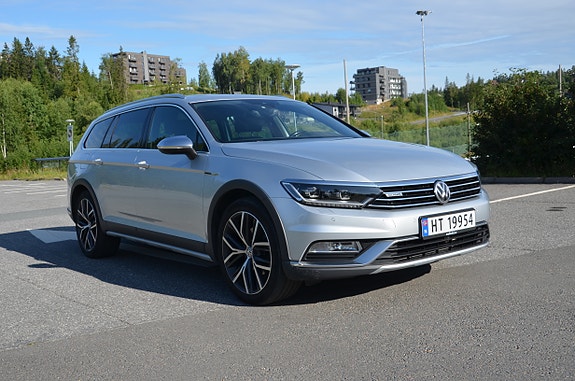 Volkswagen Passat 6 of 24