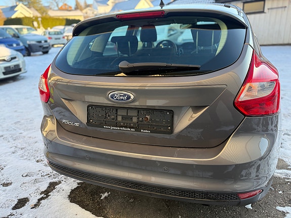 Ford Focus 12 of 23