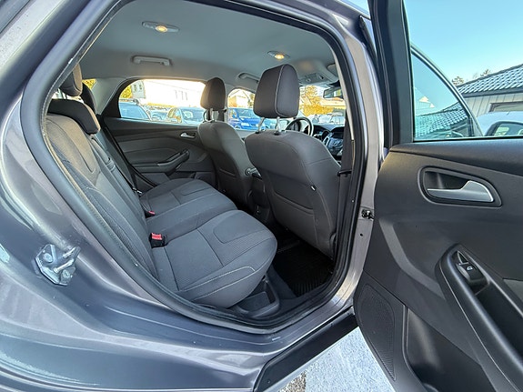 Ford Focus 21 of 23