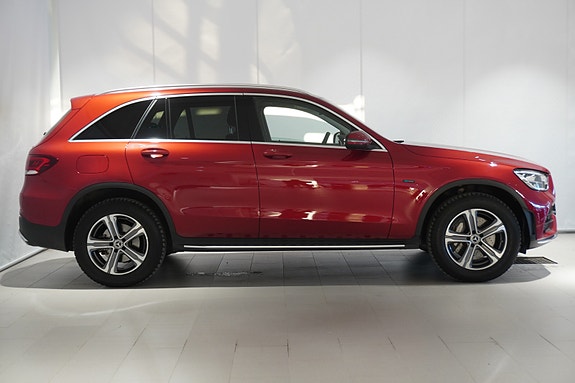 Mercedes-Benz GLC300 e 6 of 30