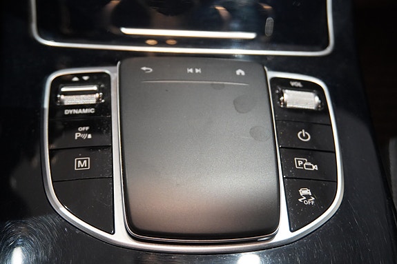 Mercedes-Benz GLC300 e 13 of 30