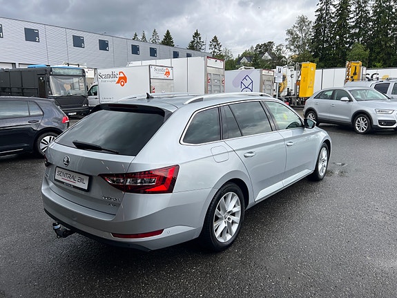 Skoda Superb 12 of 30