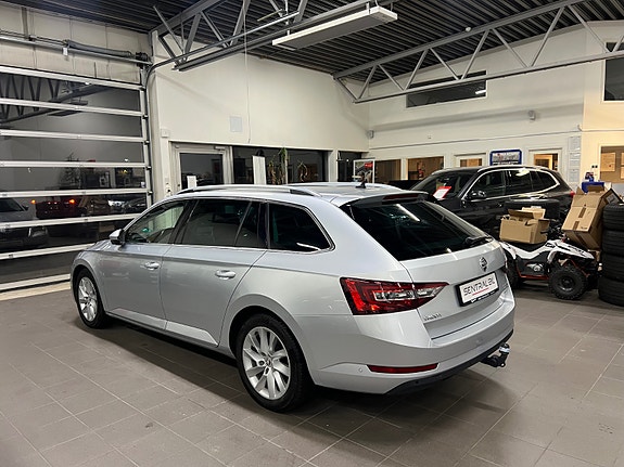 Skoda Superb 6 of 30