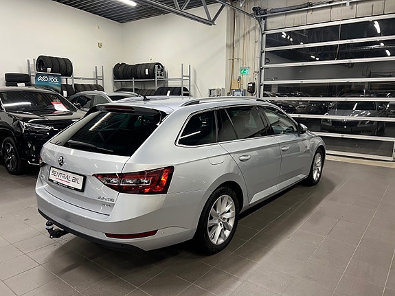 Skoda Superb 7 of 30