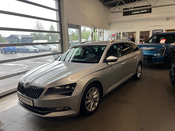 Skoda Superb 14 of 30
