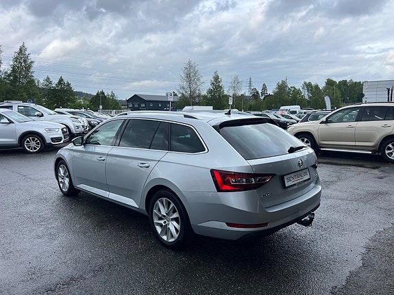 Skoda Superb 13 of 30