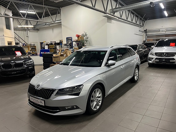 Skoda Superb 3 of 5