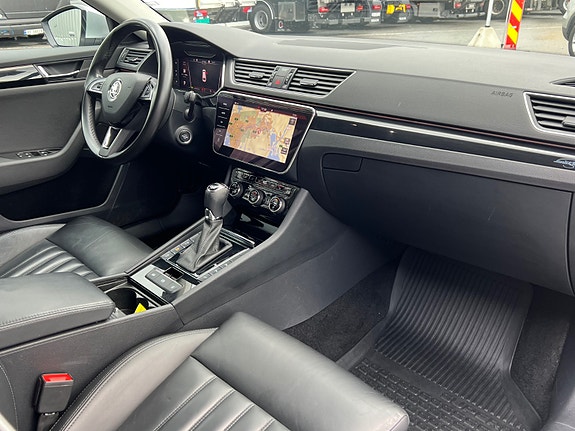 Skoda Superb 17 of 30